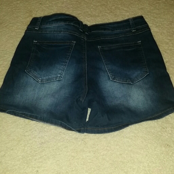 Revolt shorts size 10 - Picture 4 of 4
